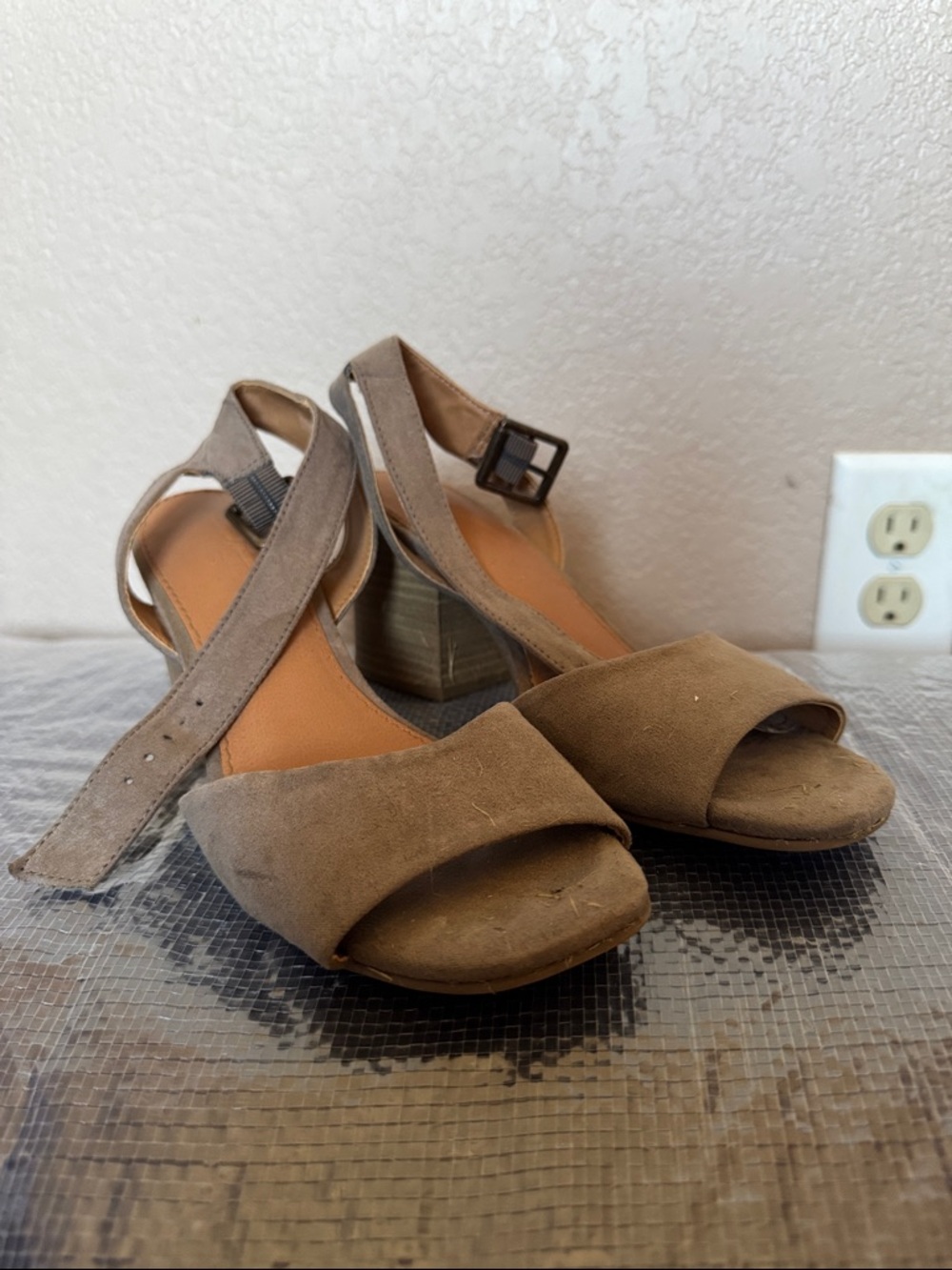 Universal Thread Taupe Suede Block Heel Sandals